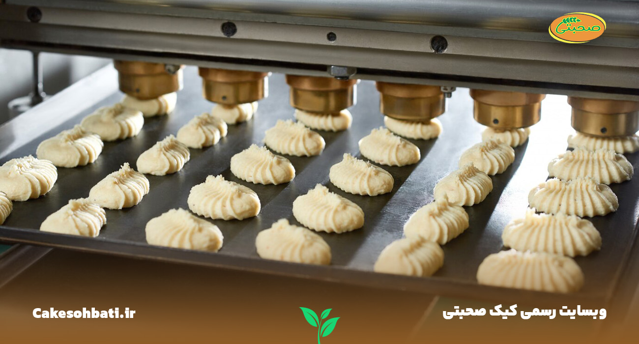 یک دستگاه استاندارد در خط تولید کیک پزی